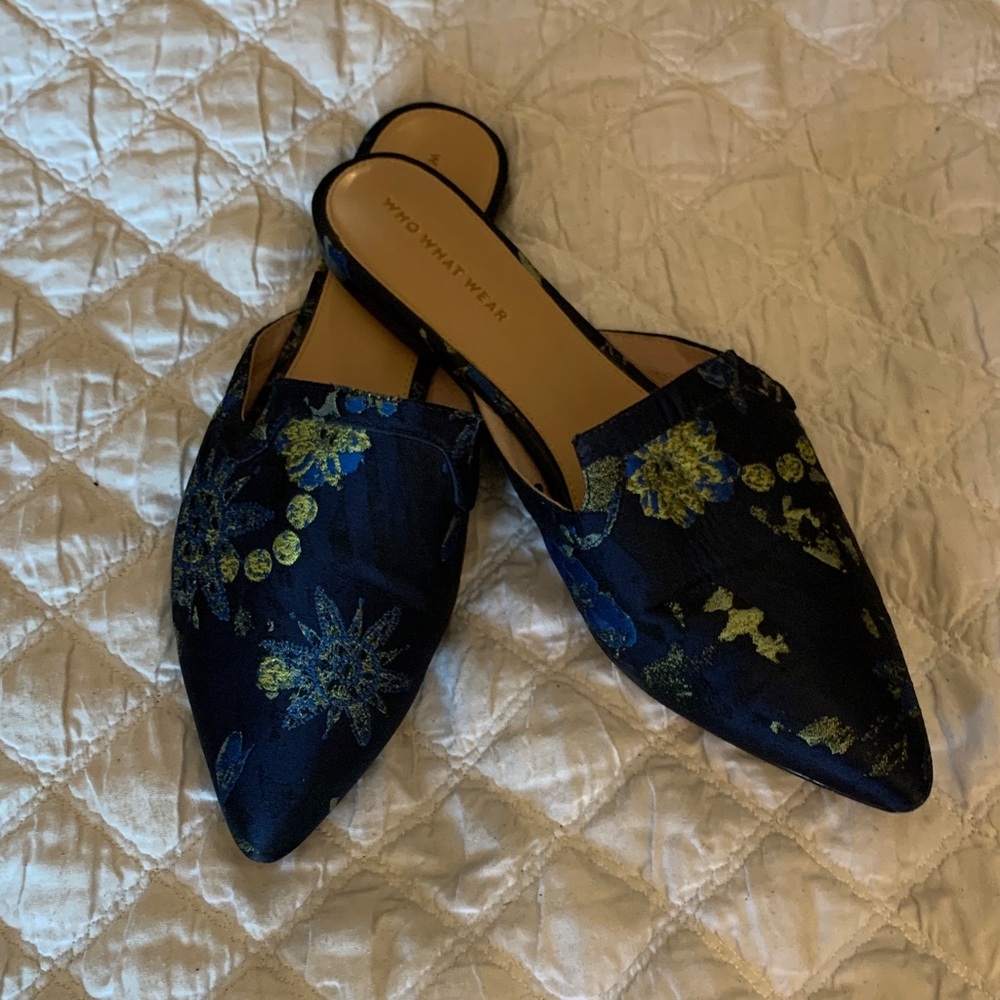 Who What Wear Navy and Gold Floral Mules size 11
